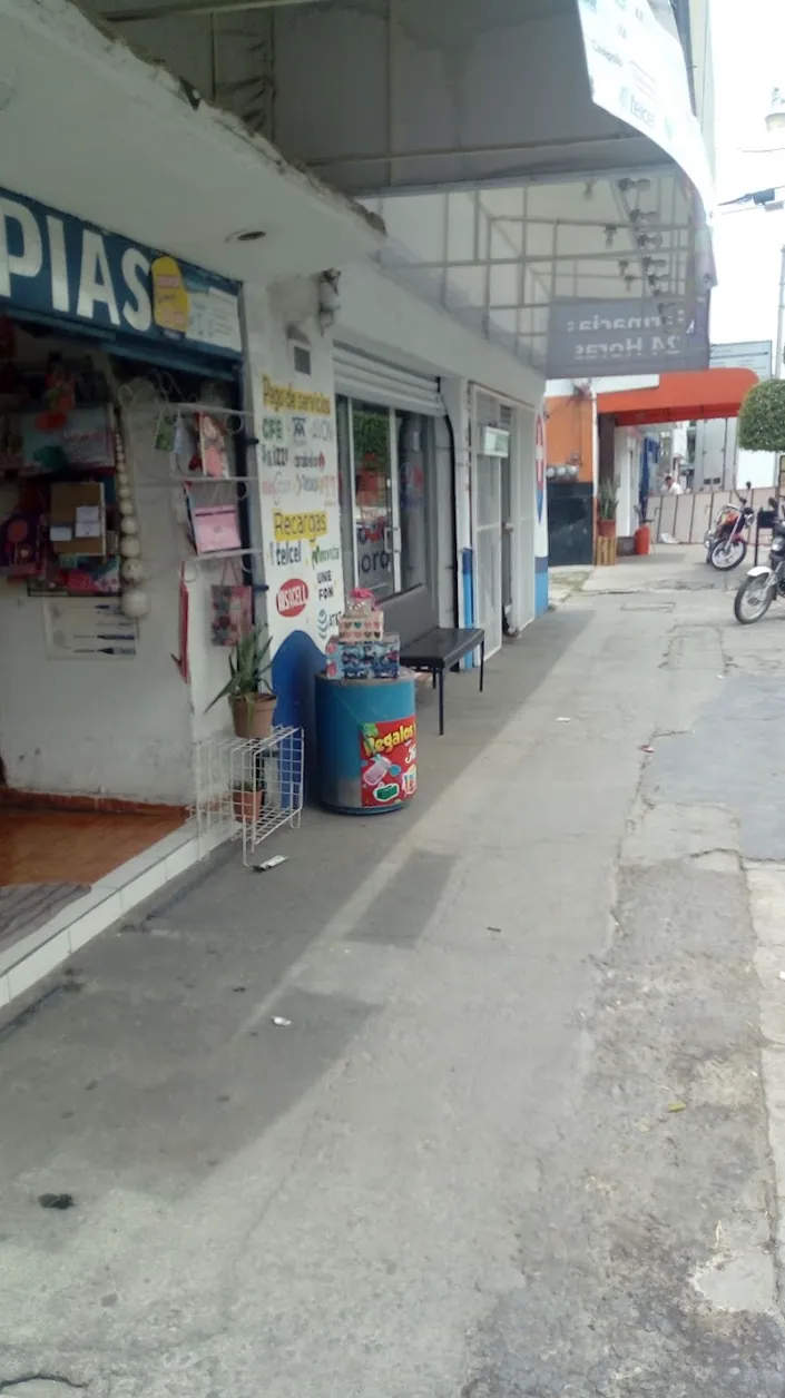 Farmacia 24Hrs Sucursal Azteca