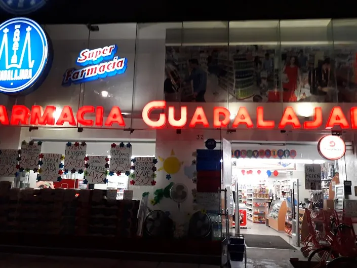 Farmacia Guadalajara Plaza De La República