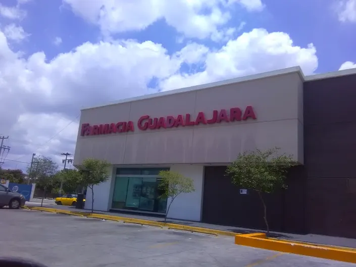Farmacias Guadalajara Plaza Sarabia