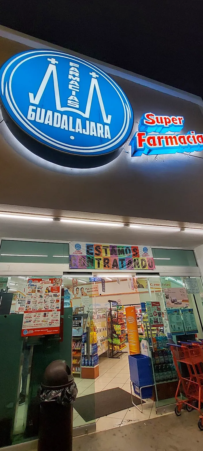 Farmacias Guadalajara Universitaria