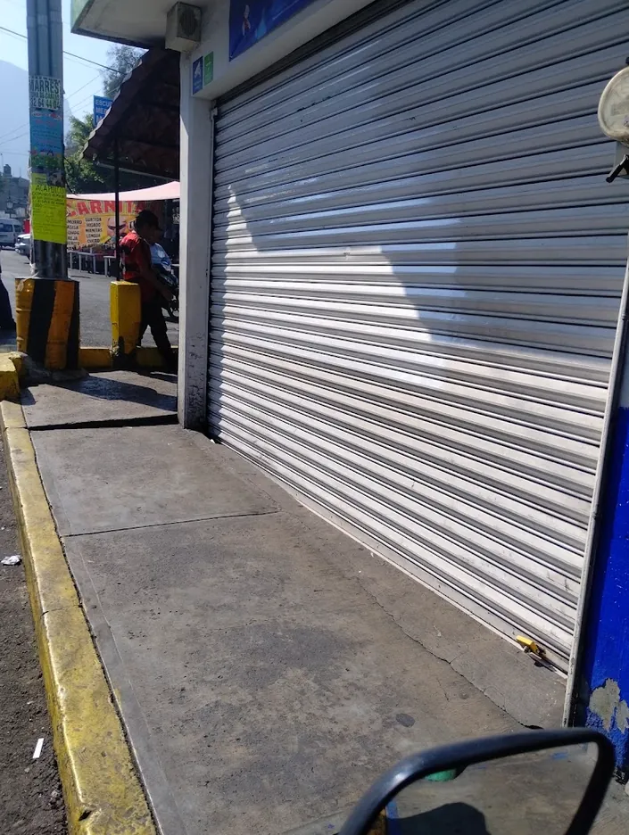 Farmacias YZA, Iztapalapa